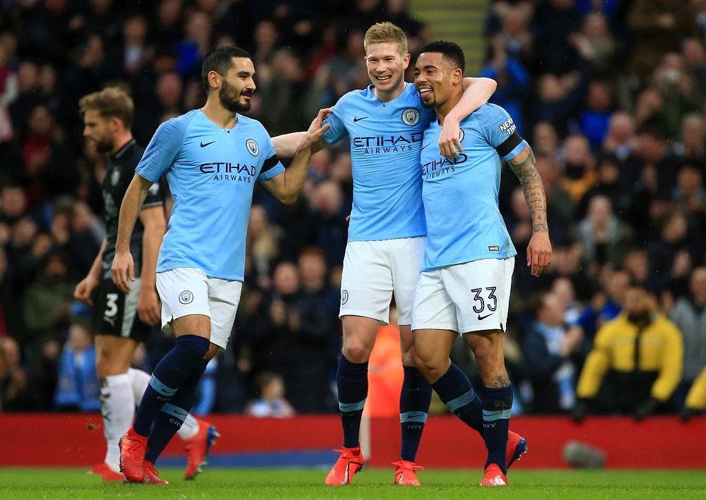 重庆铜梁龙冲超成功，重庆足球时隔4个赛季重返中超联赛