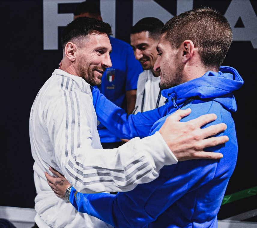 玉昆球迷在机场深情送别安德森，安德森的回应藏着太多不舍