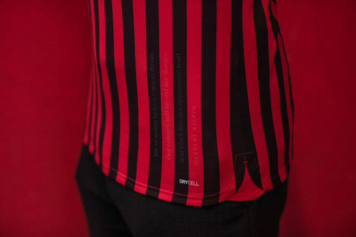 足球世界杯32强全部出炉，分档引巨大讨论