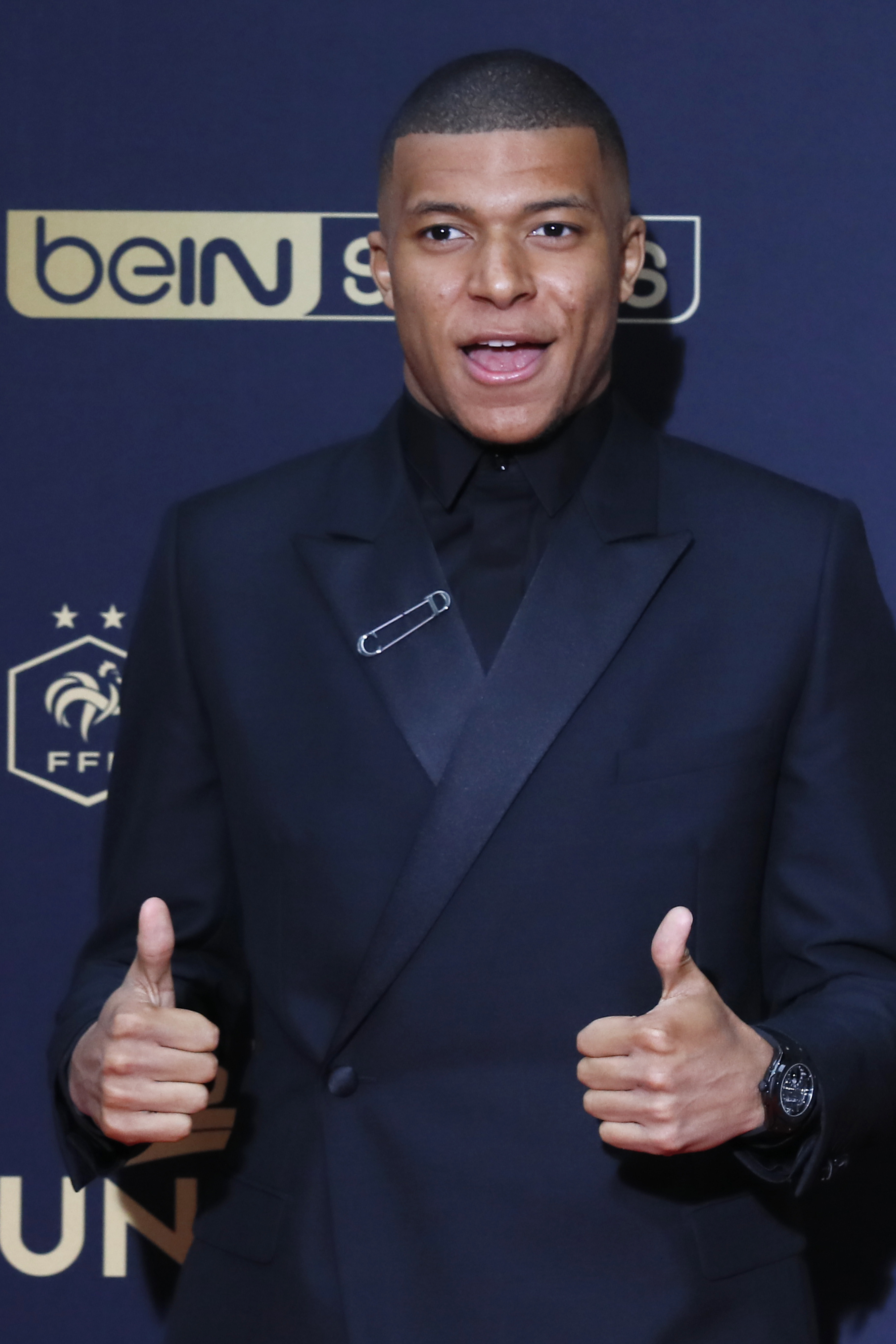 斯基拉：若萨拉赫想冬窗离队，沙特、美职、土超都对他感兴趣