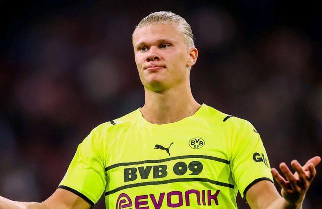 东体：申花像会学习却不会考试的优等生，背负过重的心理负担